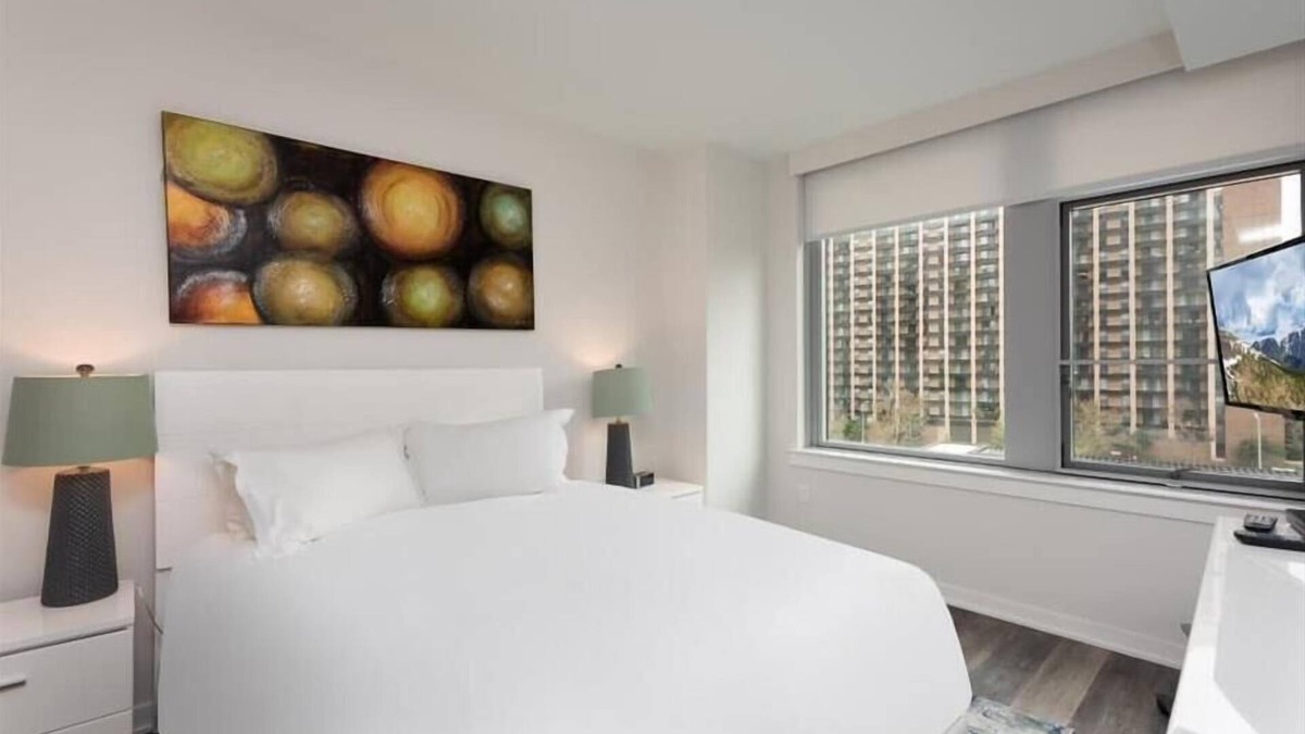 Reston Apartment | Charming 1BR in the heart of RTC | Mins to Airport