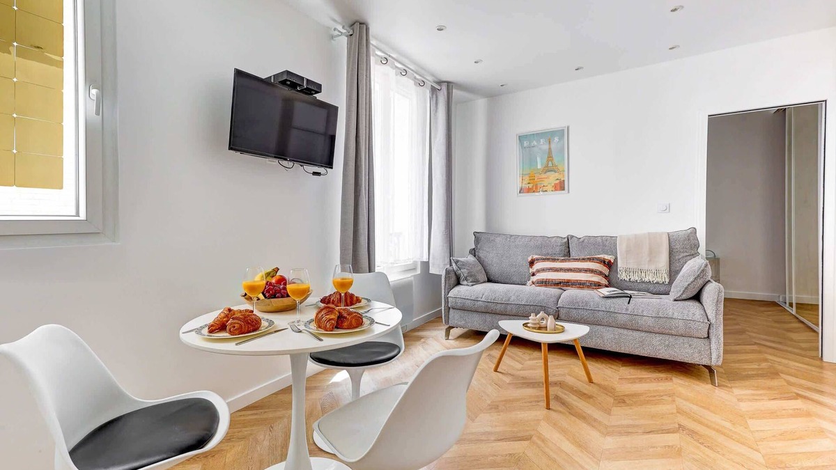 7th Arrondissement Apartment | Charming 1BR Near Eiffel Tower - Sleeps 4