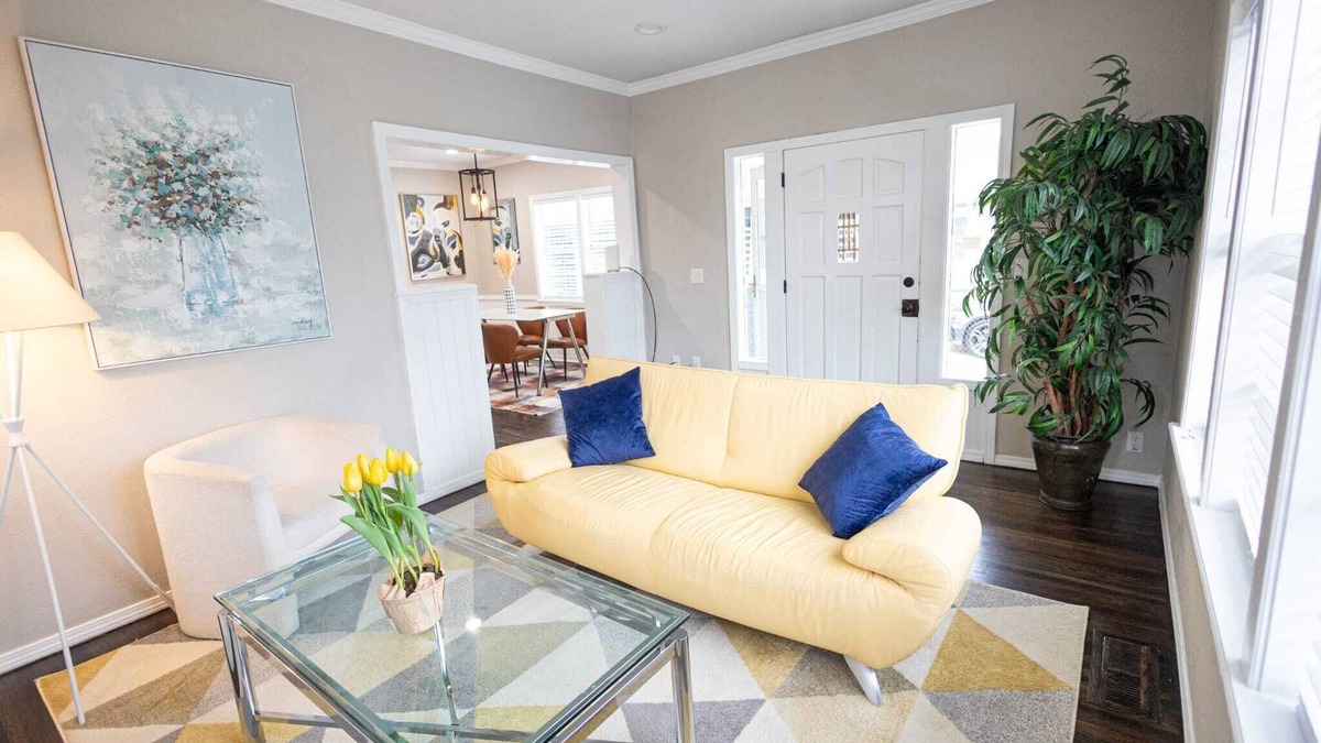 Cherry Street House | Charming 2-bdr house w/bonus room in nice Cherry Street Tulsa area.