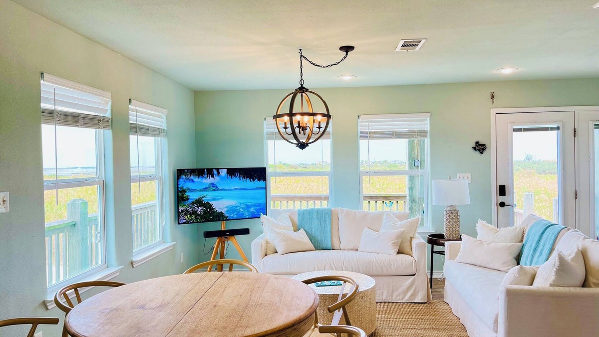 Port Bolivar House | Charming 2-bedroom house with WiFi and AC in lovely Bolivar Peninsula