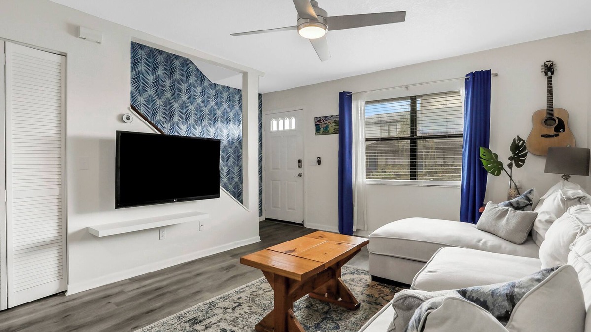 Palm Valley House | Charming 2-bedroom townhome in marvelous Ponte Vedra Beach with WiFi, AC