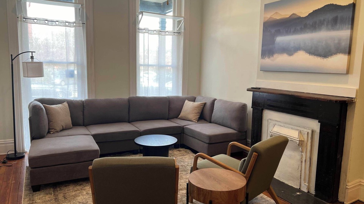 Monroe Ward Apartment | Charming 2-bed Apartment in Downtown Richmond with Fast WiFi and Easy Parking
