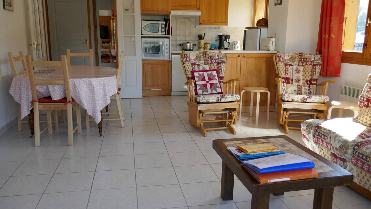 Saint-Jean-de-Sixt Apartment | "Charming 2-Bedroom Apartment with Balcony and Garage in Saint-Jean de Sixt"