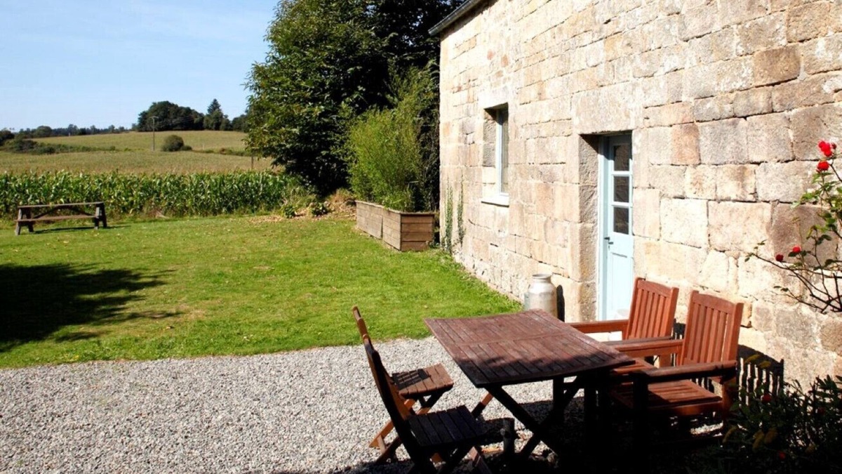 Ploerdut Cottage | Charming 2-bed gite on beautiful 2-acre site, sleeps 5, plus cots.