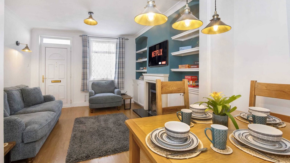 Malton House | Charming 2 bed pet friendly sleeps 6 in Norton