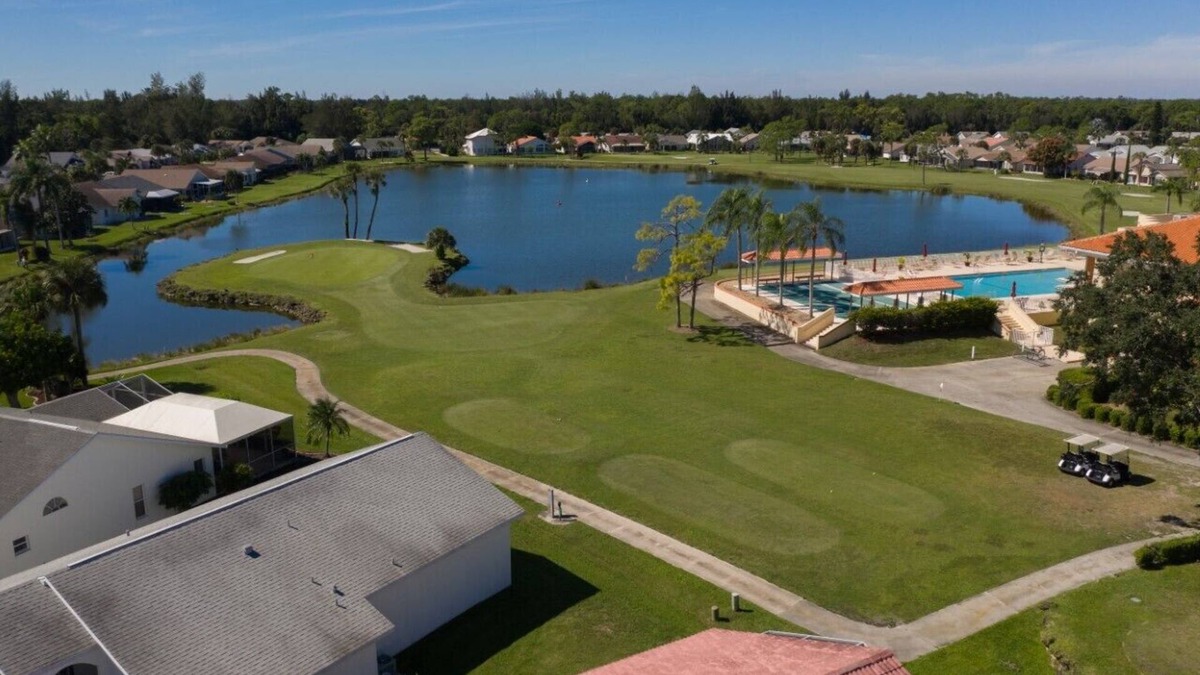 Sabal Springs House | Charming 2-bedroom house with fitness room, WiFi in North Fort Myers