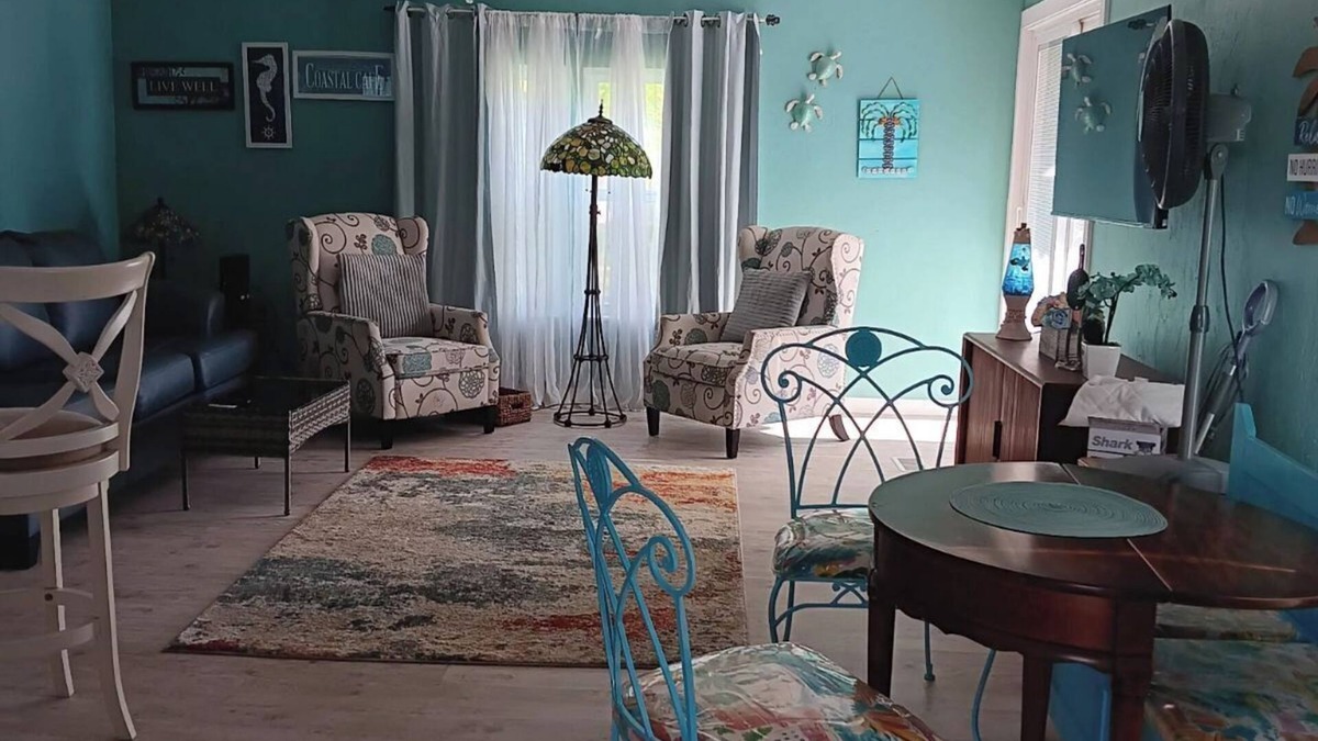 Jacarandas Cottage | Charming 2-bedroom cottage in enjoyable North Fort Myers with AC, WiFi