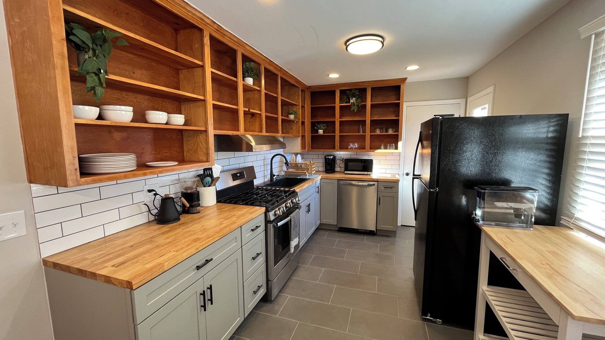 Locust Grove House | Charming 2-bedroom house on Meadow Creek