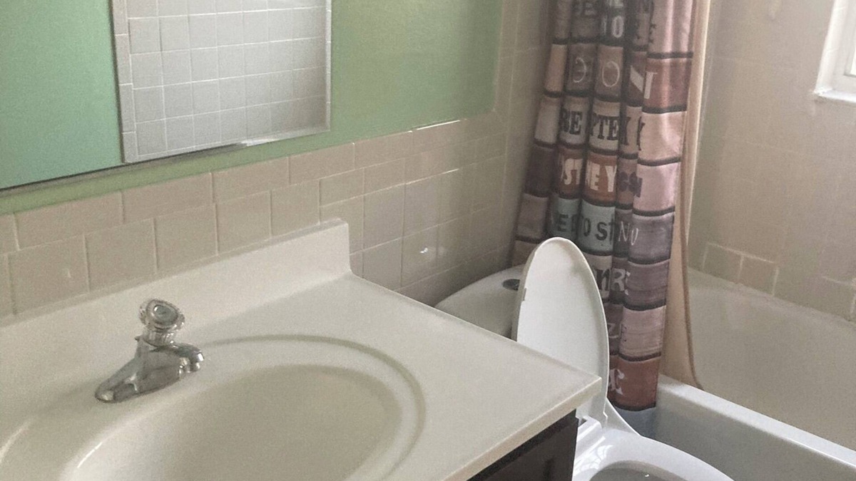 Sunset Beach Condo | Charming 2-bedroom condo in Treasure Island with AC