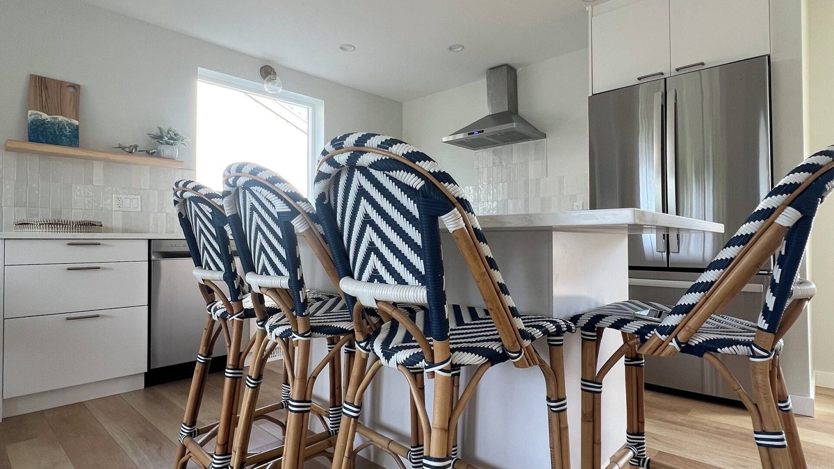 Campbell River House | Charming 2-bedroom house in gorgeous Campbell River with WiFi, AC