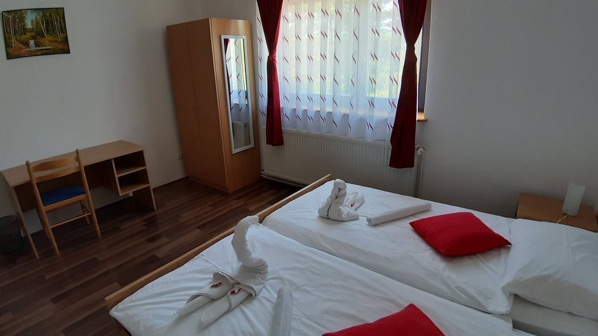 Grabovac Apartment | Charming 2-bedroom apartment 1 with WiFi, AC in amazing Plitvice Lakes