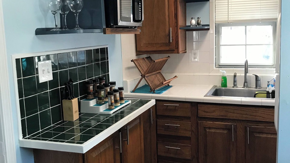 Flour Bluff House | Charming 2-bedroom bungalow in delightful Corpus Christi with WiFi
