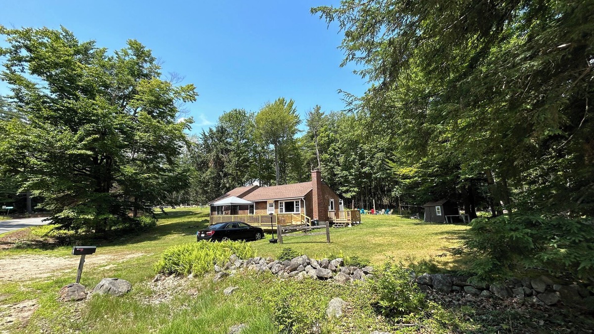 Moultonborough House | Charming 2-bedroom house in Moultonborough with AC, WiFi. Enjoy your stay