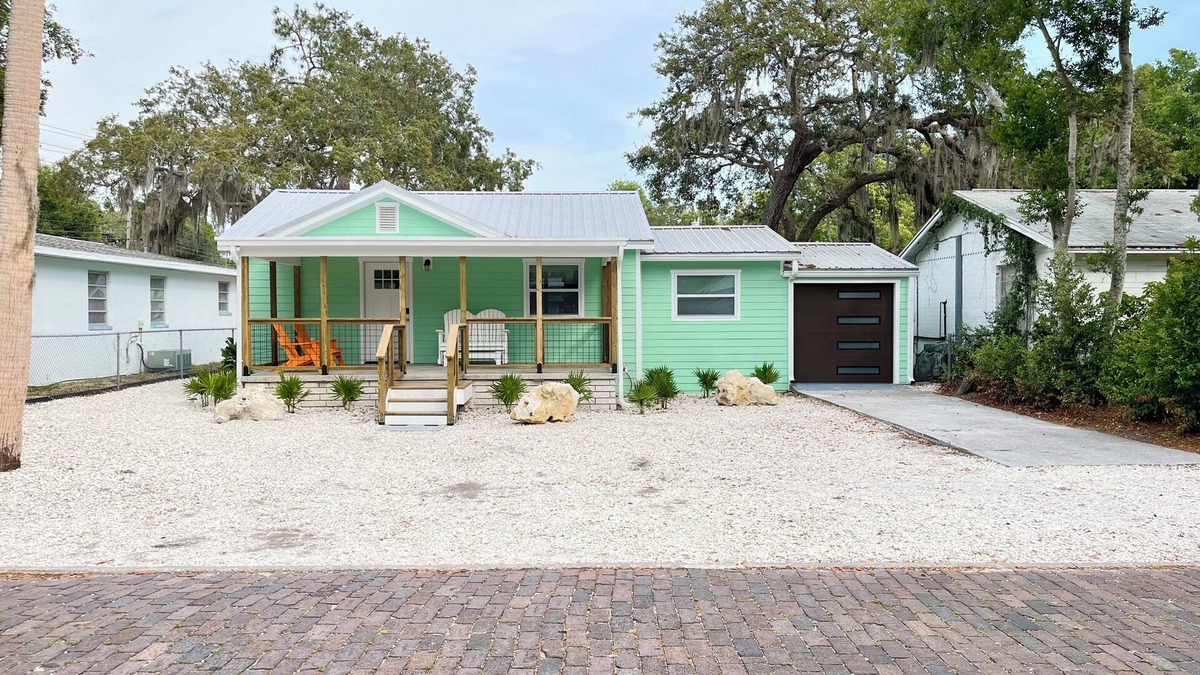 Tarpon Springs House | Charming 2-bedroom house with AC and WiFi in beautiful Tarpon Springs