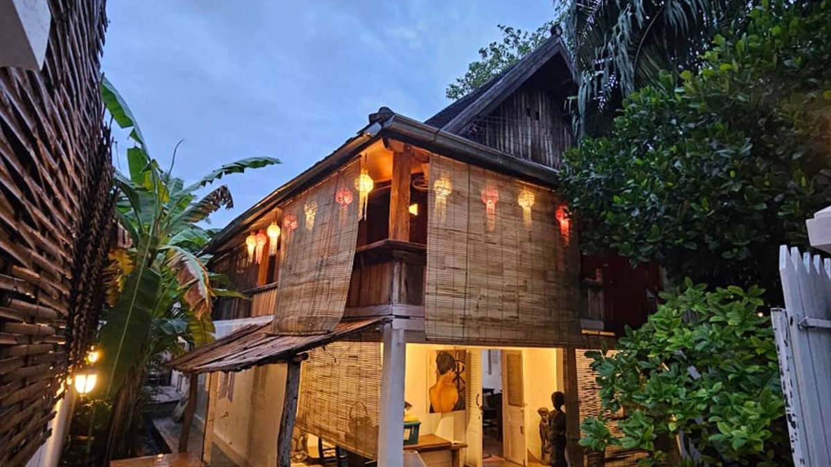 Luang Prabang Villa | Charming 2-bedroom apartment in a Heritage Villa with AC