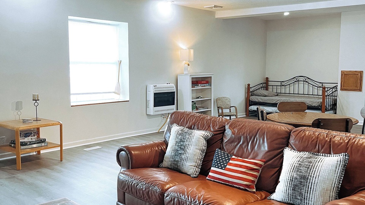 Lawrenceville Apartment | Charming 2-bedroom apartment with WiFi, AC in Pleasant Lawrenceville