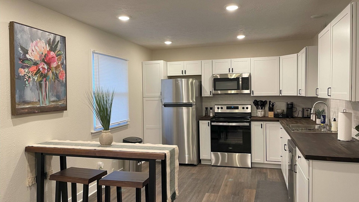 Nebraska City Apartment | Charming 2-bedroom apartment in pleasant Nebraska City.