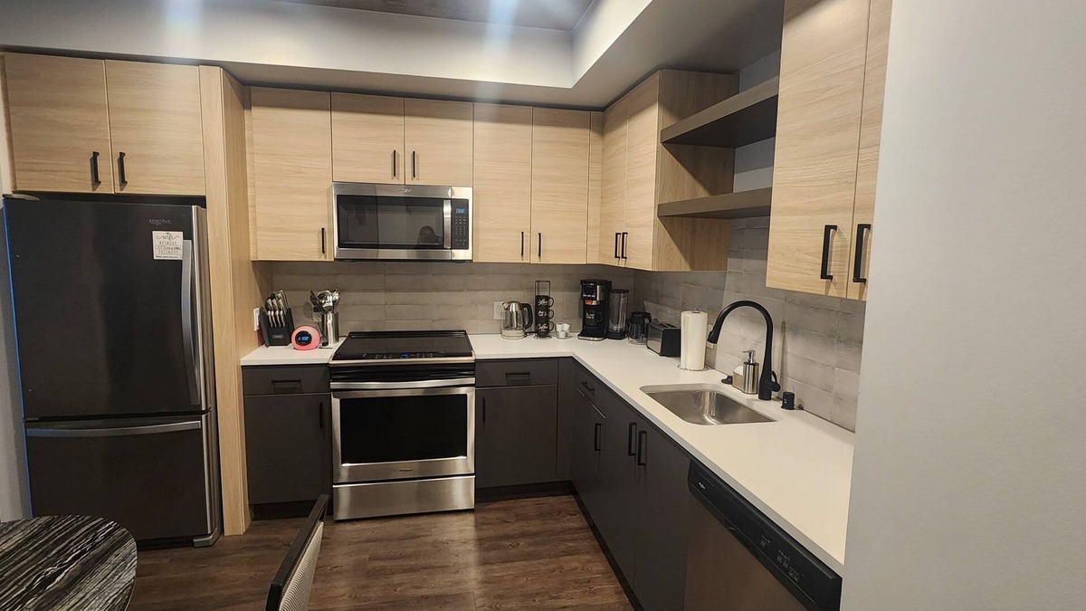 Tenderloin Apartment | Charming 2-bedroom apartment with AC, WiFi in brilliant San Francisco