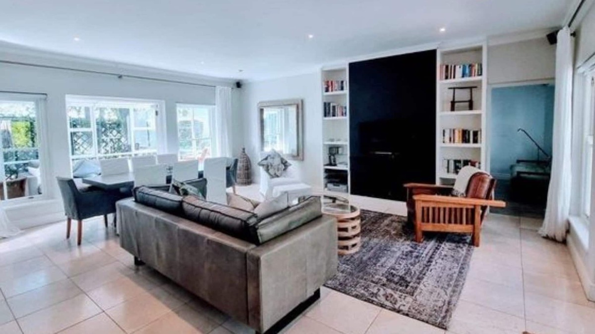 Helderberg Rural House | Charming 2-bedroom Golf Cottage on the prestigious Erinvale Golf Estate