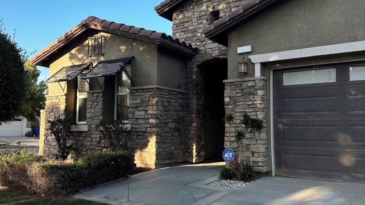 Fontana House | Charming 2-bedroom/2 Bath house with WiFi, AC and Heating in wonderful Fontana