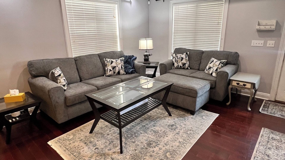 Cincinnati House | Charming 2-bedroom 2 1/2 bath House with WiFi and AC in fabulous Cincinnati