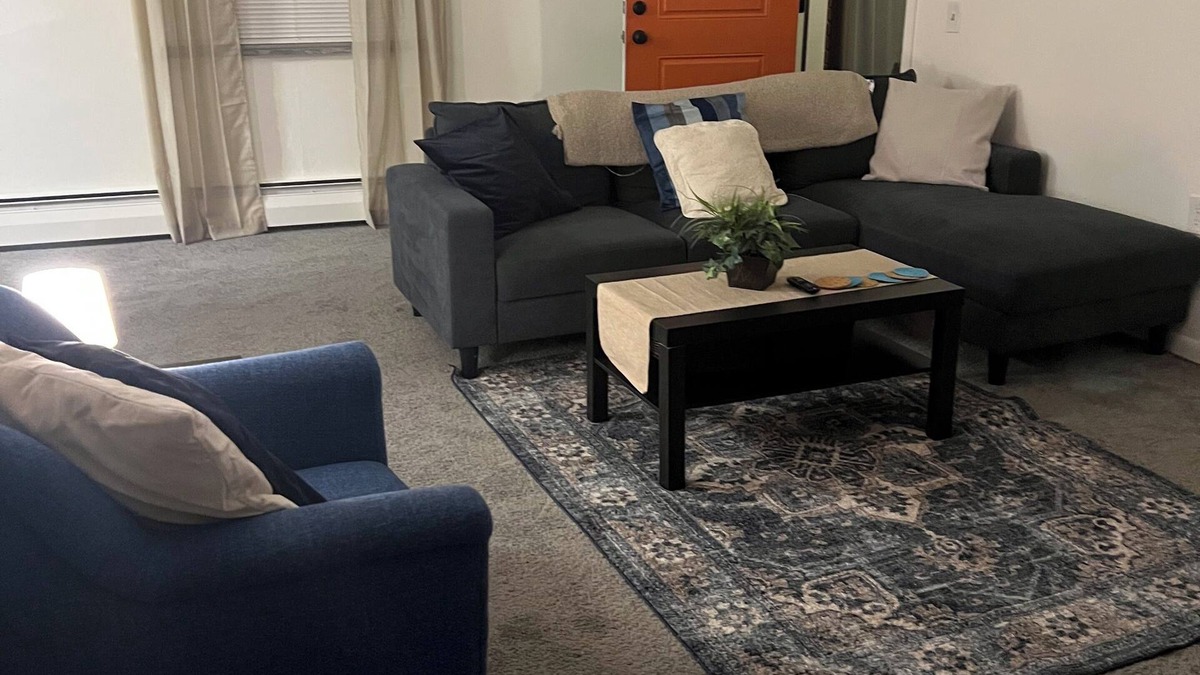 Finneytown Apartment | Charming 2-bedroom apartment with WiFi, AC in pleasant Cincinnati, OH