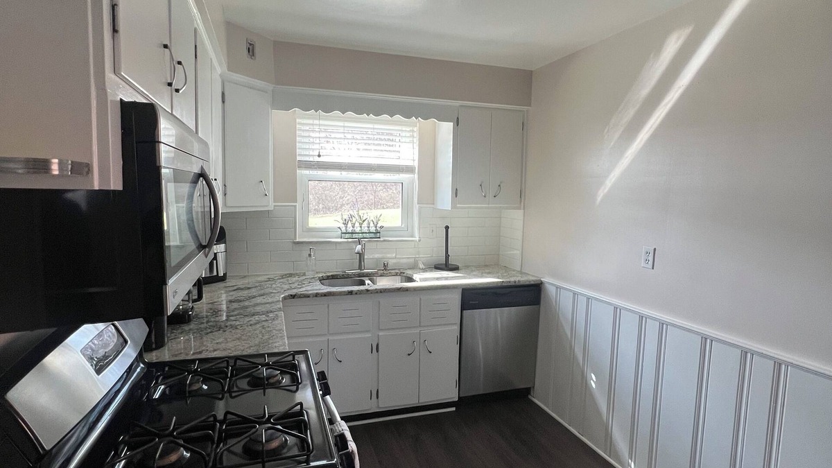 Roselawn Finance Apartment | Charming 2-Bedroom Apartment in Cincinnati