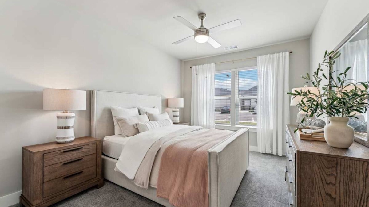 Fort Myers Apartment | Charming 2-bedroom apartment in amazing Fort Myers with fitness room, AC