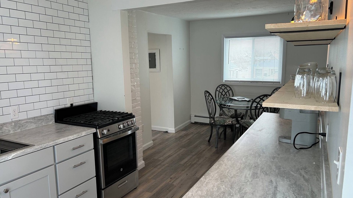 Ocean Bluff-Brant Rock Apartment | Charming 2-bedroom apartment in wonderful Marshfield Across from the Ocean