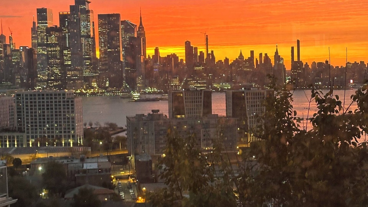 Union City Apartment | Charming 2-bedroom apartment with full kitchen 10-15 mins from NYC Times Sq.