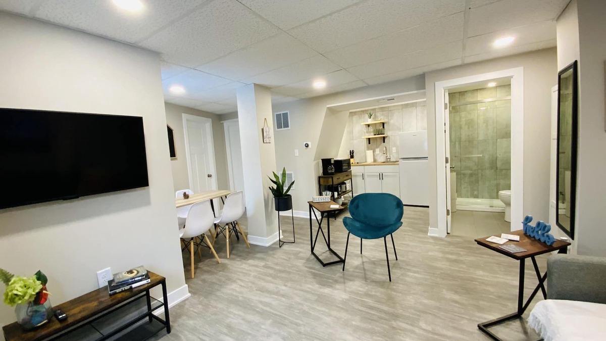 Valparaiso Apartment | Charming 2 Bedroom Apt. Close to Valparaiso University Short-Term Stay