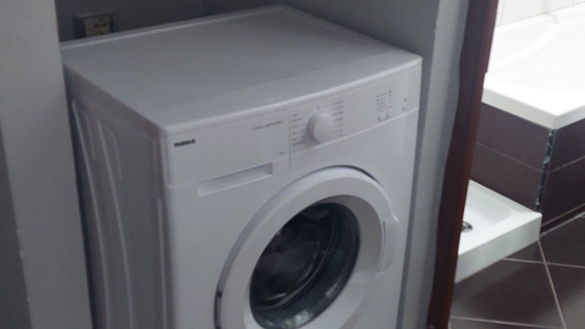 Gjirokaster Apartment | Charming 2-bedroom apartment with WiFi, AC in brilliant Gjirokastër