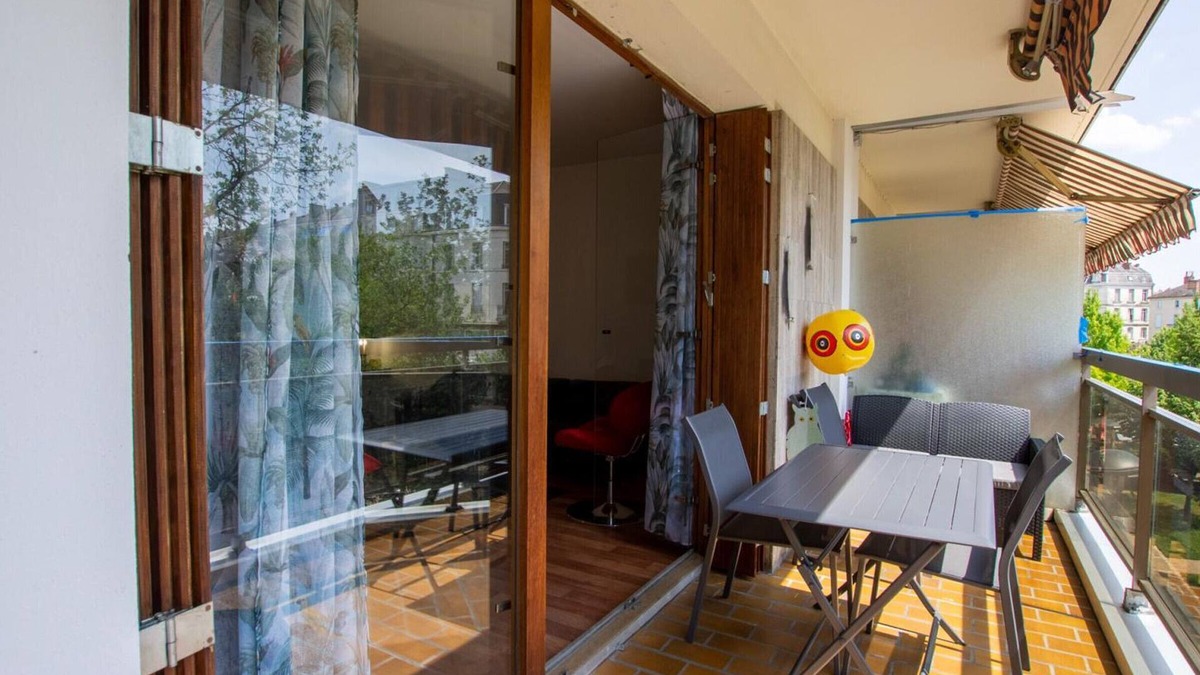 Perigueux Apartment | Charming 2-Bedroom Apartment in Central Périgueux with Balcony & Modern Amenities