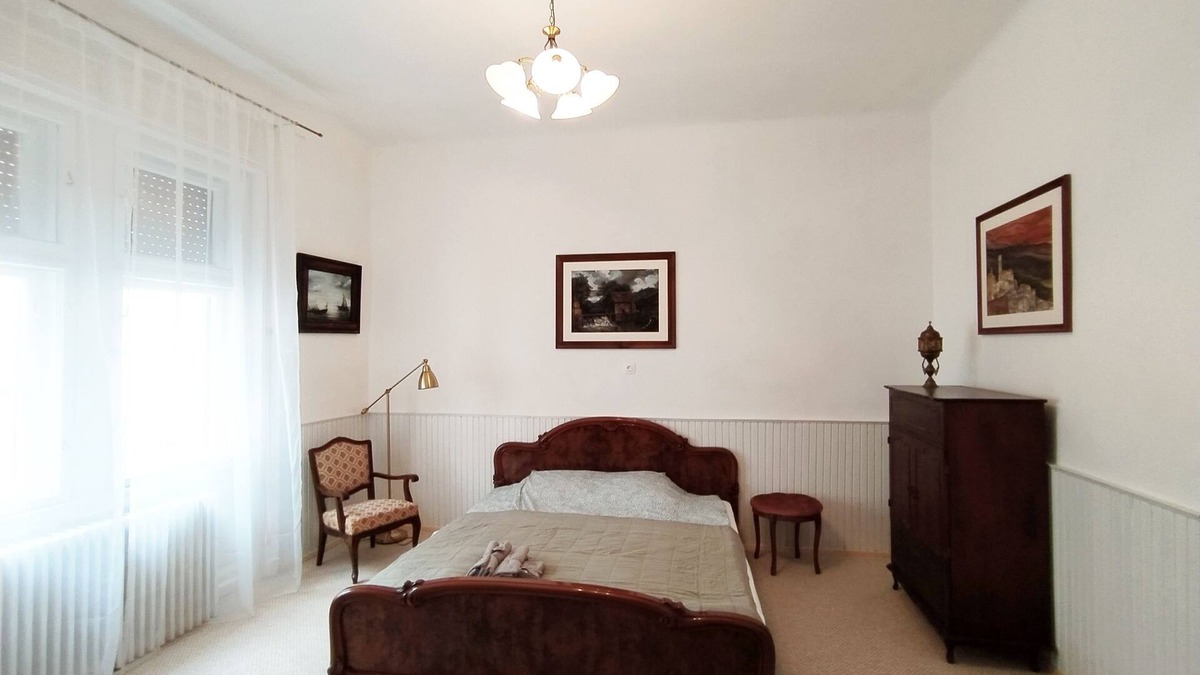 Keszthely Apartment | Charming 2-bedroom apartment in lovely Keszthely with WiFi, washing machine
