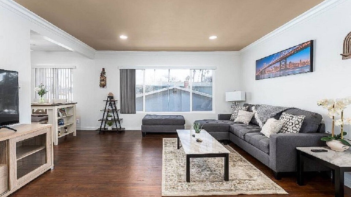 Inglewood Apartment | Charming 2-bedroom apartment in lovely Inglewood with WiFi UNIT 5