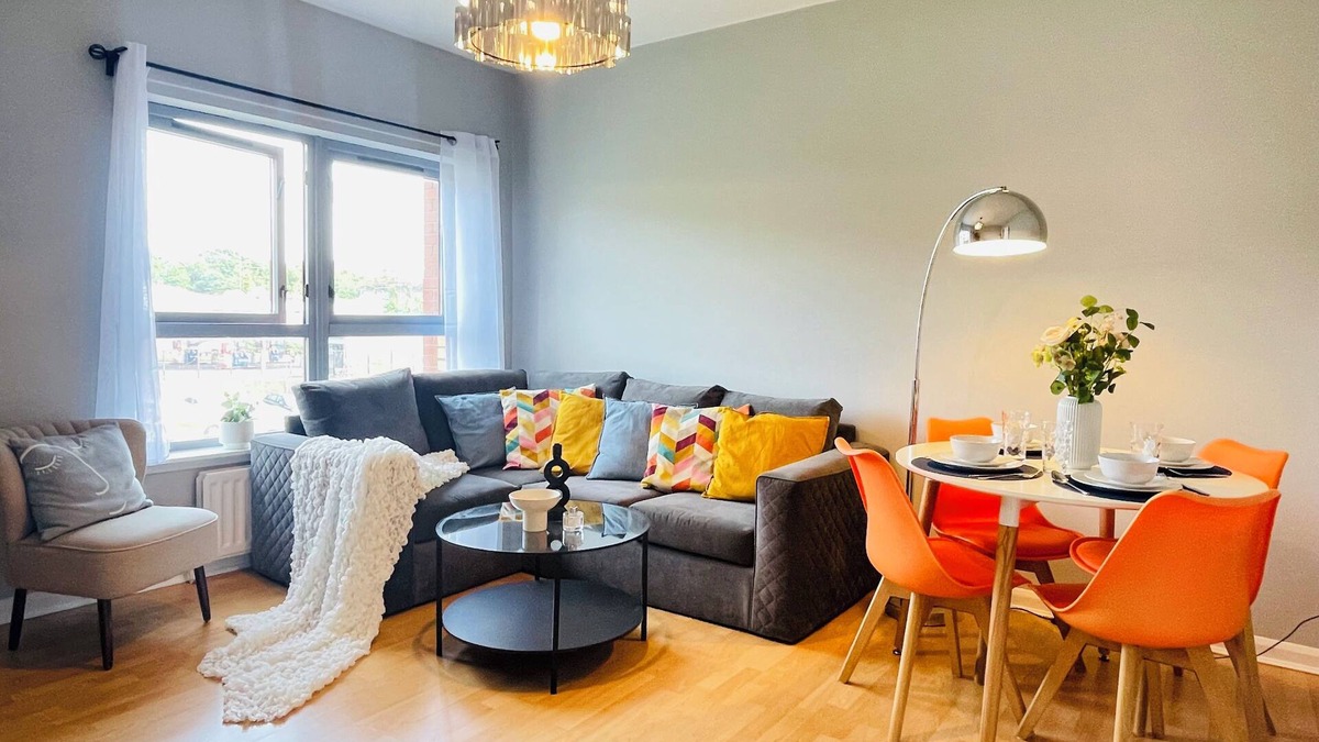 North Glasgow Apartment | Charming 2-bedroom apartment in fabulous Glasgow with Free Parking and WiFi
