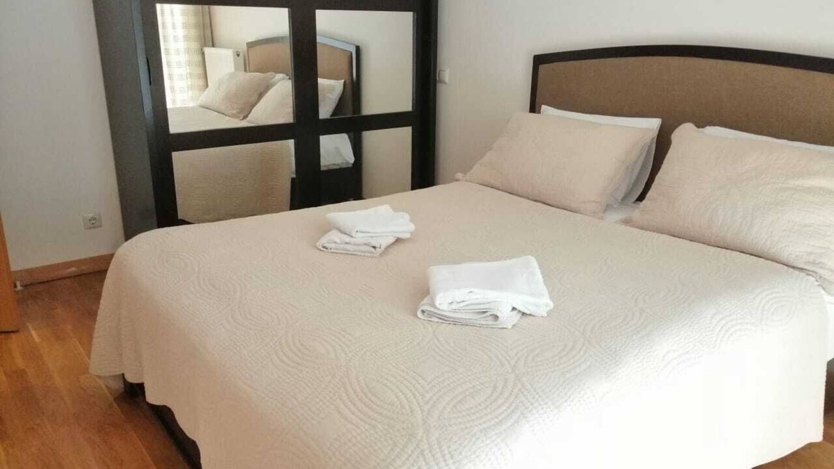 mtatsminda Apartment | Charming 2-bedroom apartment with a balcony in T'bilisi