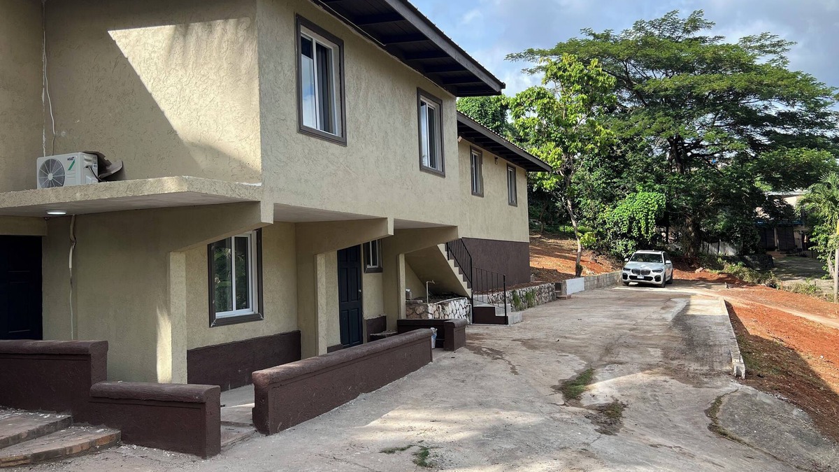 Constant Spring Apartment | Charming 2-bedroom apartment with AC, WiFi in Kingston