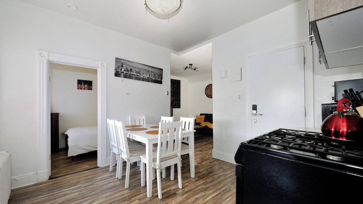 Ocean Hill Apartment | Charming 2-bedroom apartment in Brooklyn