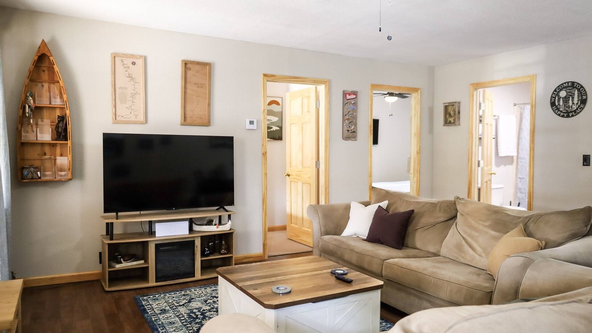 Eminence Apartment | Charming 2-bedroom apartment on Main Street 1 mile from Jacks Fork River