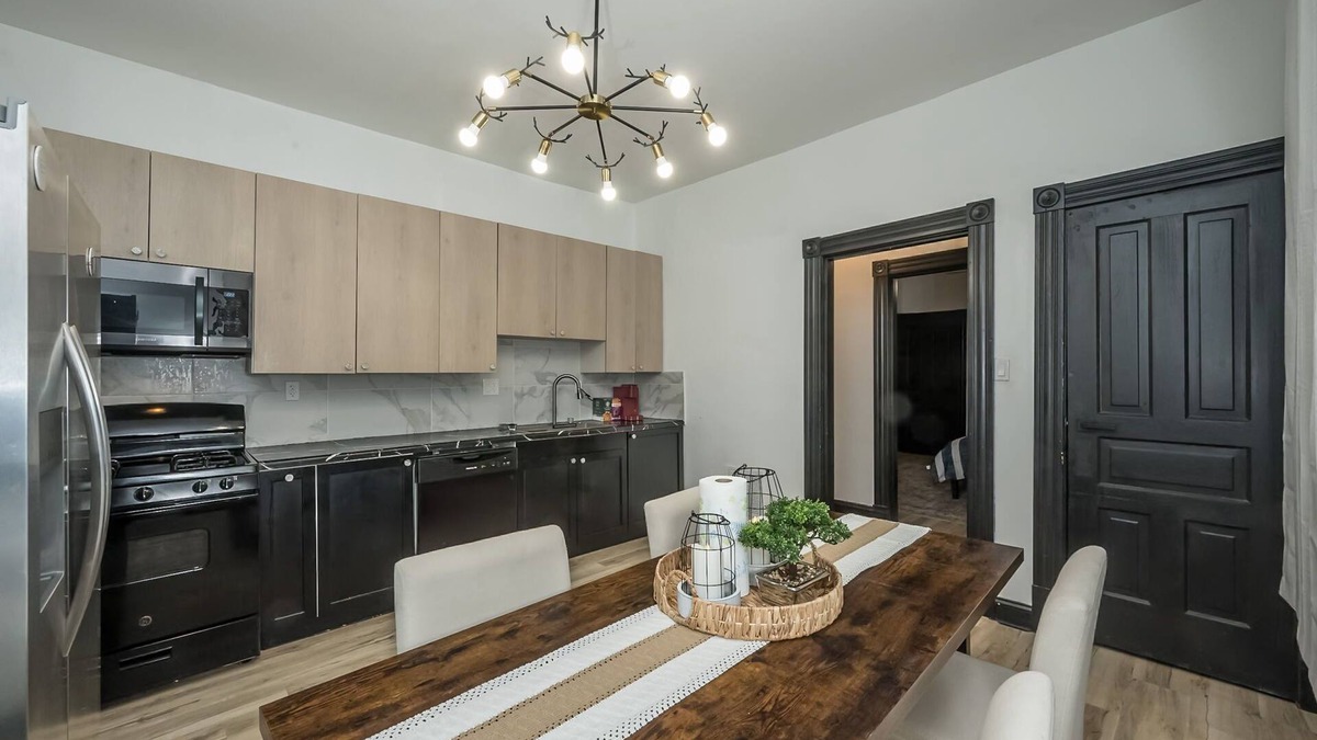 Tower Grove South Apartment | Charming 2-bedroom apartment with AC, WiFi in lovely St. Louis