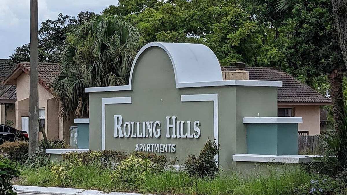 Pine Hills Apartment | Charming 2-bedroom apartment in delightful Orlando with AC, WiFi