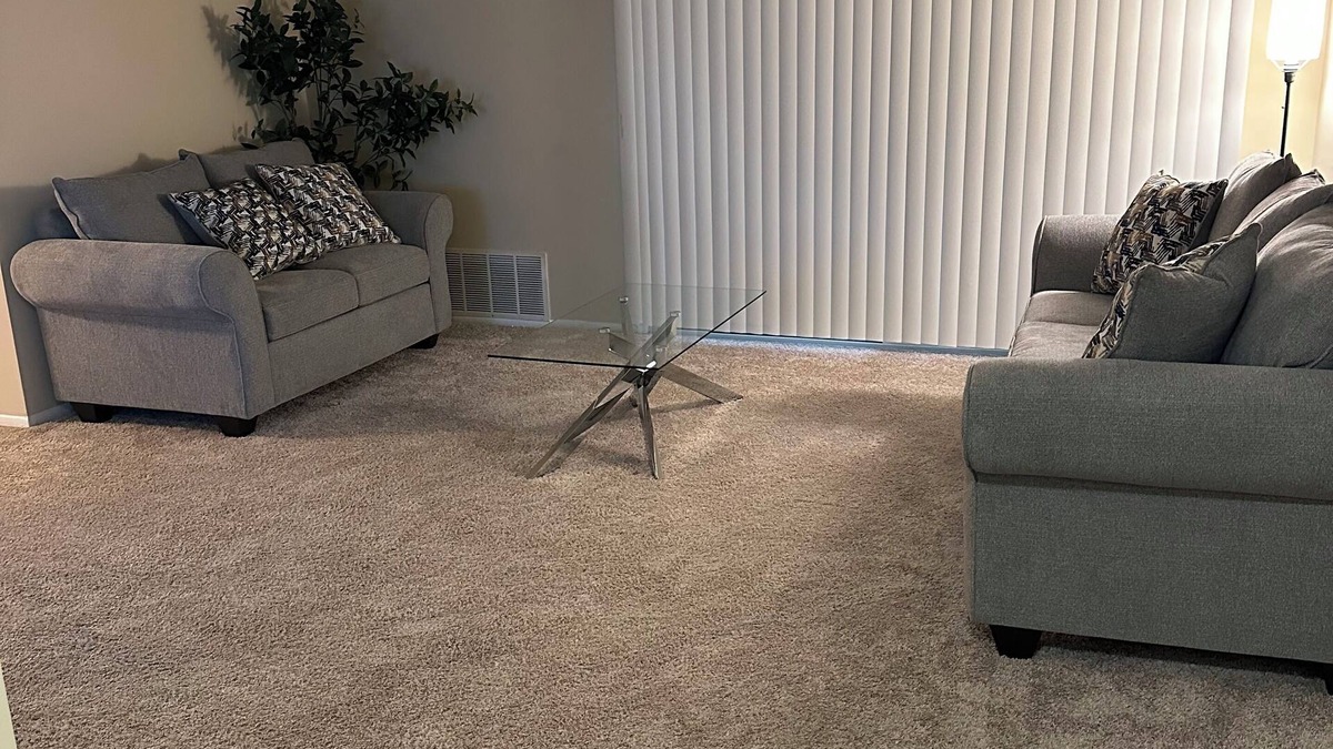 Overlea Apartment | Charming 2-bedroom apartment in fantastic Overlea with AC