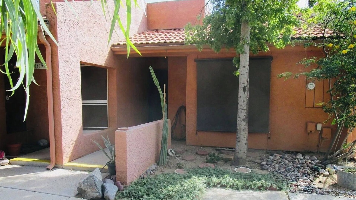 Alhambra Apartment | Charming 2-bedroom apartment with WiFi, AC in fabulous Phoenix