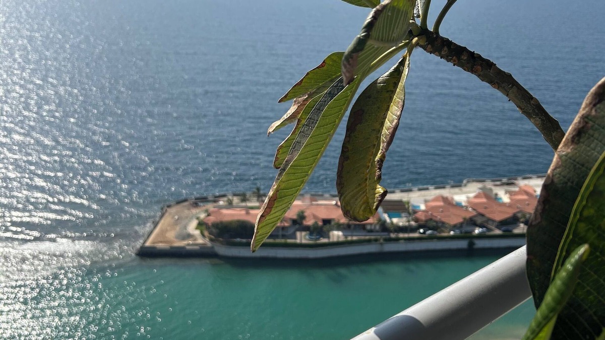 Al-Rawdah Apartment | Charming 2-bedroom apartment with a sea view, 3-balconys, in welcoming Jeddah