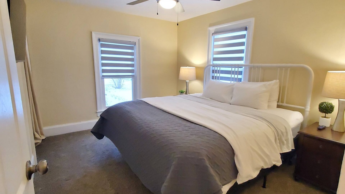 Auburn Apartment | Charming 2-bedroom apartment in delightful Auburn with AC, WiFi, pet friendly