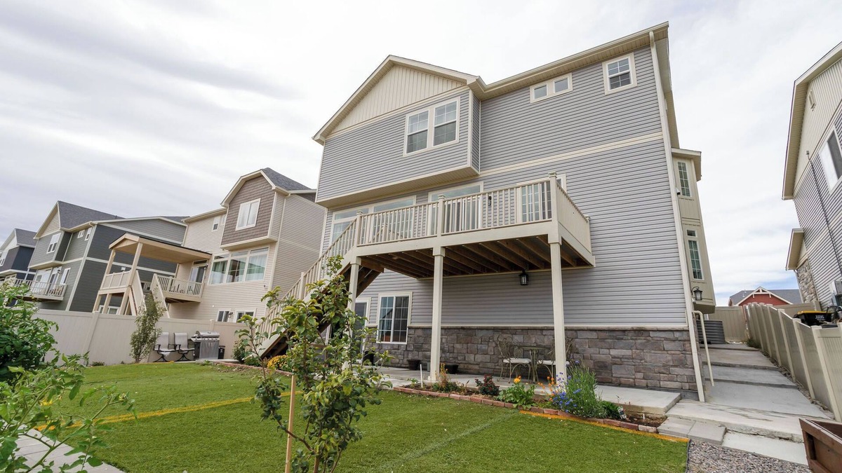 Aurora Apartment | Charming 2-bedroom apartment with AC, WiFi in wonderful Aurora