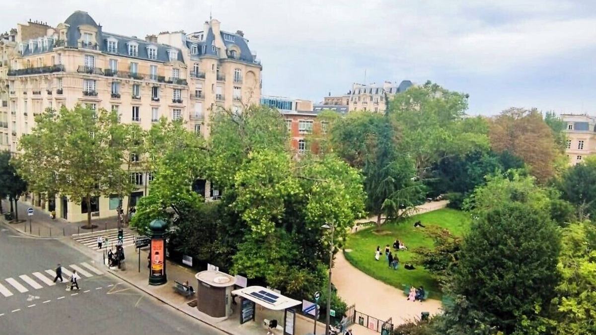 3rd Arrondissement Apartment | Charming 2-Bedroom Apartment in Marais area-Paris with AC