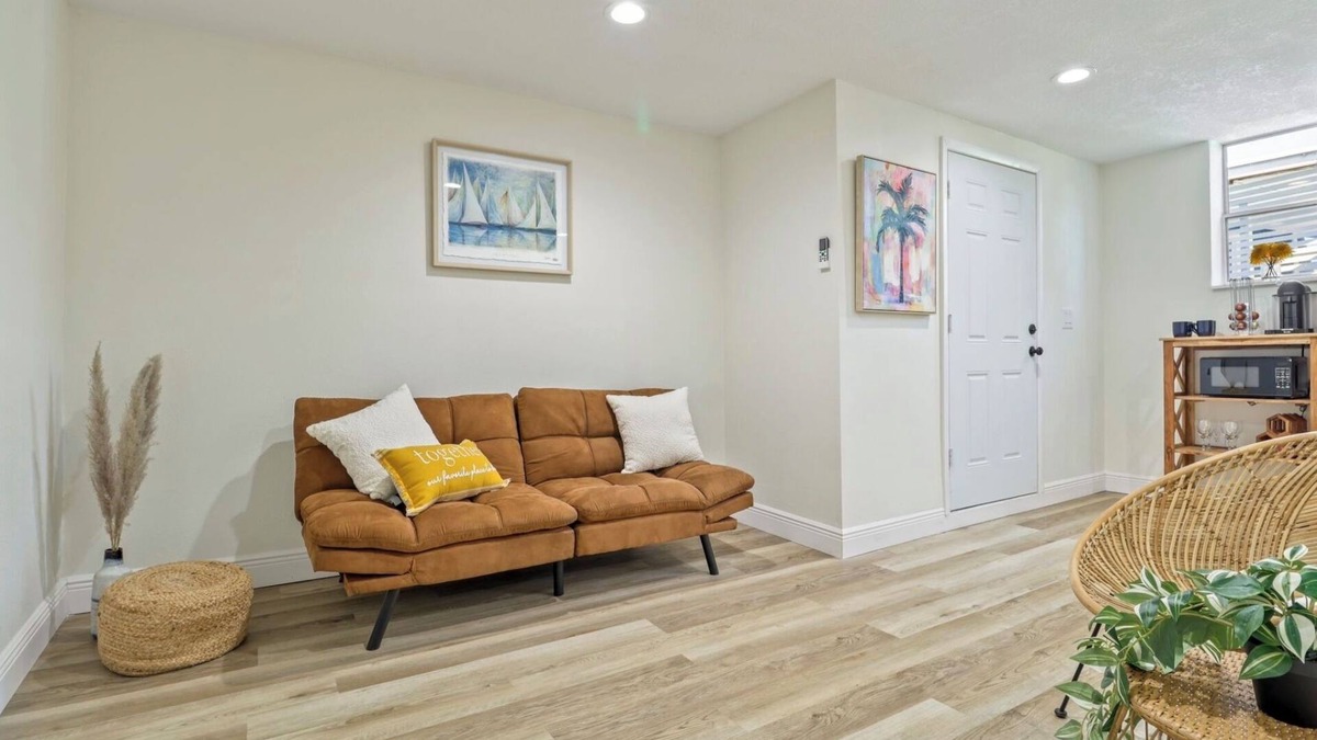 Cocoa Apartment | Charming 2-bedroom apartment with WiFi, AC in lovely Cocoa