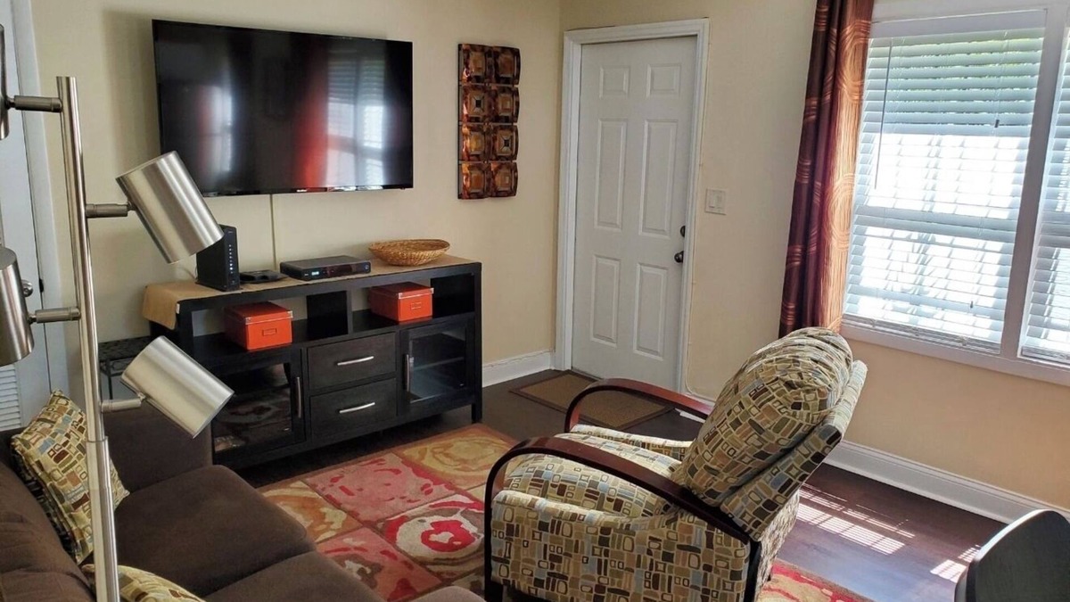 Southwest Coconut Grove Apartment | Charming 2-bedroom apartment with WiFi, AC in beautiful Miami